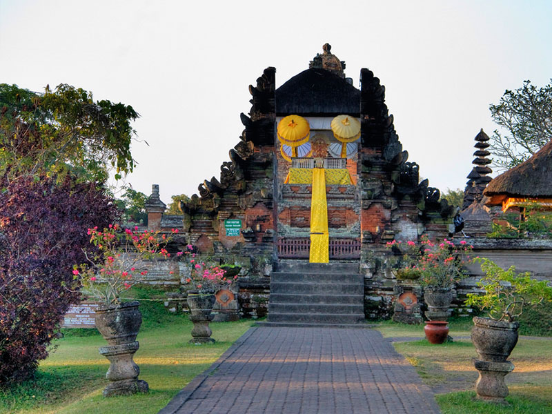 Taman Ayun Tample